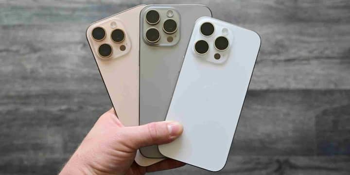 iPhone 16 Pro Max अपने टाइटेनियम डिजाइन और Ceramic Shield फ्रंट पैनल की वजह से बेहद मजबूत और आकर्षक दिखता है. यह Black, White, Natural और Desert जैसे शानदार फिनिश में आता है. इसमें 256GB, 512GB और 1TB स्टोरेज वेरिएंट्स उपलब्ध हैं.