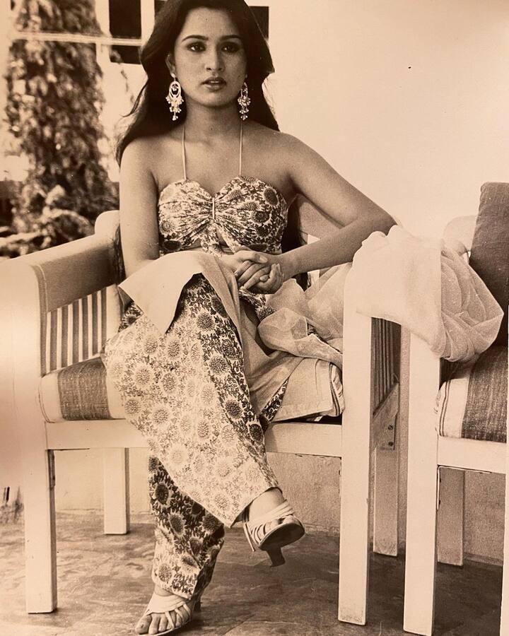 वर्कफ्रंट की बात करें तो आखिरी बार एक्ट्रेस को बॉलीवुड मूवी 'पानीपत' और फिर मराठी फिल्म 'प्रवास' में देखा गया था.