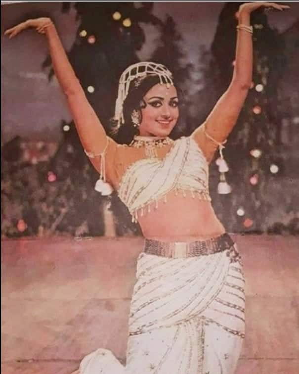 हेमा मालिनी को जितेंद्र ने प्रपोज भी किया था. उस दौरान एक्ट्रेस के लिए मुश्किल फैसला था कि वो धर्मेंद्र को चुनें या जितेंद्र को.