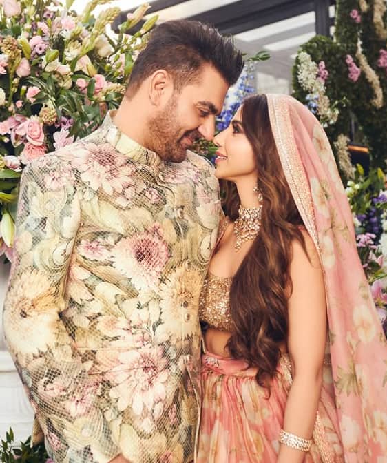 अरबाज खान और शूरा खान ने 5 अक्टूबर 2025 को एक बेटी का स्वागत किया है. अरबाज ने दूसरी बार पिता बनने की खुशी अपने इंस्टाग्राम पर शेयर की थी.