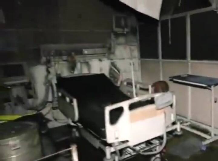 बिजली से जलने के कारण ICU में जहरीली गैसें फैल गईं. माना जा रहा है कि ये आग शॉर्ट सर्किट के कारण लगी और तेजी से फैलती चली गई.