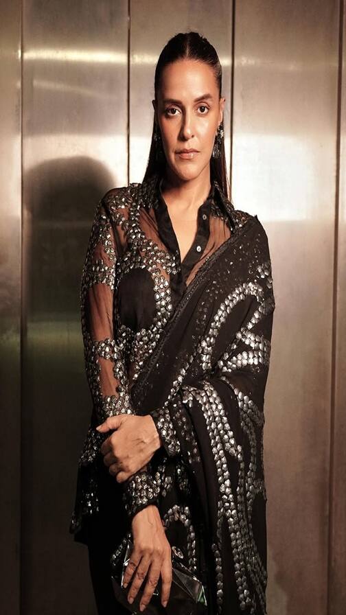 બ્લેક સાડીમાં નેહા ધૂપિયાએ શેર કરી સુંદર તસવીરો