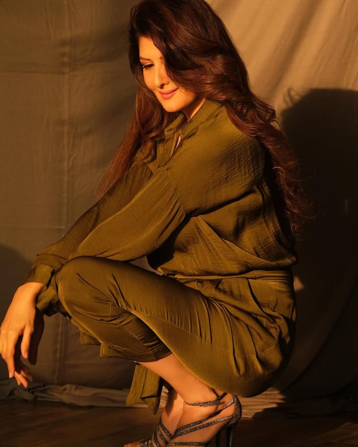 इसी दौरान उनकी मुलाकात सलमान खान से हुई थी और दोनों के बीच नजदीकियां बढ़ गई. कई साल दोनों रिश्ते में रहे.