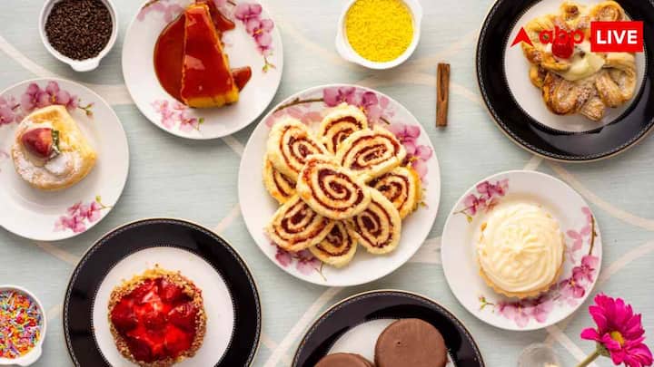 केक, पेस्ट्री और मिठाइयां भी डायबिटीज पेशेंट्स के लिए खतरनाक है. मीठा खाना किसे पसंद नहीं, लेकिन केक, मफिन, बेकरी आइटम्स में शुगर, मैदा और ट्रांस फैट का कॉम्बिनेशन होता है. ऐसे में इसकी जगह डार्क चॉकलेट या ओट्स और बादाम से बनी घर की मिठाई खाएं.