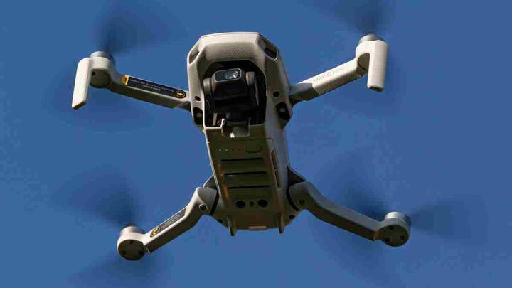 Worlds smallest and most dangerous weapon: నేటి యుద్ధంలో విధ్వంసం పెద్ద ట్యాంకులు లేదా క్షిపణులకు మాత్రమే పరిమితం కాలేదు. చిన్న ఆయుధాలు కూడా చాలా ప్రమాదకరంగా మారాయి. అవేంటో తెలుసుకుందాం..