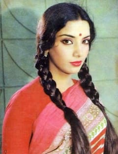 जवानी में ऐसी दिखती थीं शबाना आजमी, देखिए 10 फोटोज में एक्ट्रेस की खूबसूरती