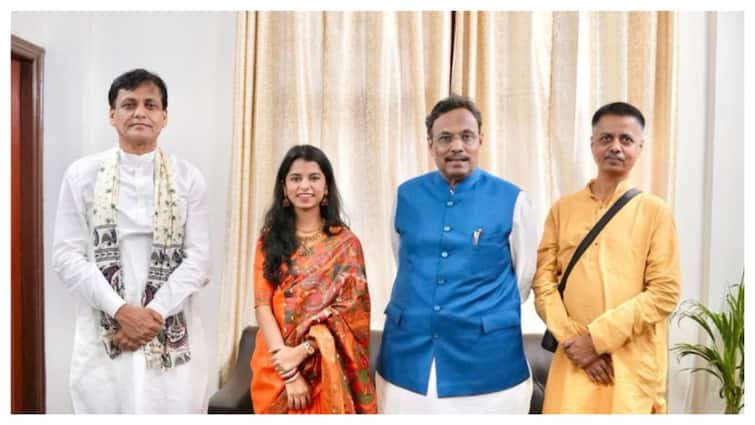 Singer Maithili Thakur To Contest Bihar Polls? This Is What The Social Media Star Said Singer Maithili Thakur To Contest Bihar Polls? This Is What The Social Media Star Said