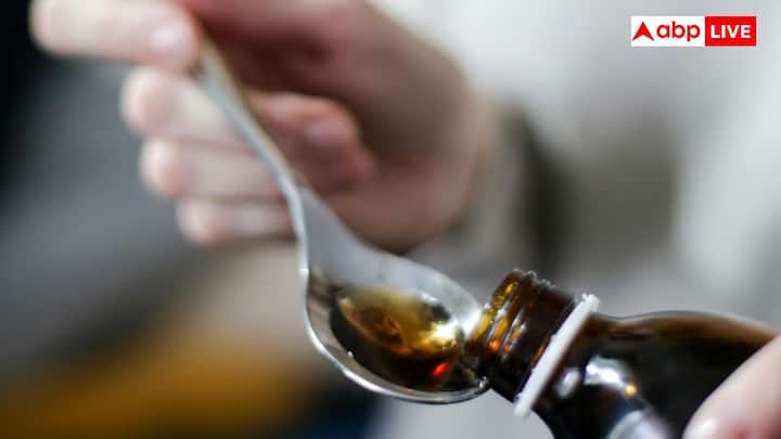 किसी दवा कंपनी के लिए मुनाफे का एक बड़ा हिस्सा मार्केटिंग के जरिए से ही आता है. चिकित्सा प्रतिनिधि डॉक्टर से मिलकर अपने खास कफ सिरप की सिफारिश करते हैं और अपने ब्रांड के सिरप दवा के तौर पर लिखने के लिए कहते हैं.