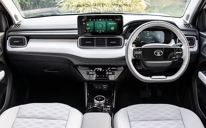 Tata Discount: சரவெடி ஆஃபர்.. ரூ.1.40 லட்சம் வரை டிஸ்கவுண்ட் - டாடாவின் எந்த காருக்கு எவ்வளவு?