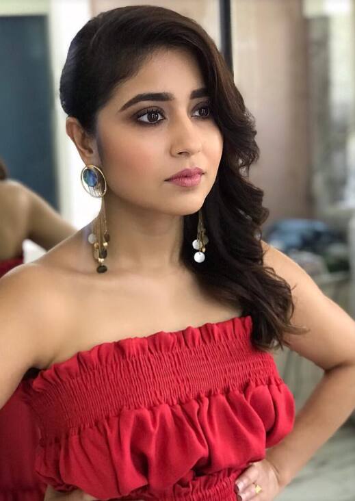 उसके बाद श्वेता  त्रिपाठी ने गॉन केश, कार्गो, रात अकेली है और कंजूस मखीचूस जैसी कई फिल्मों में अपनी एक्टिंग का लोहा मनवाया.