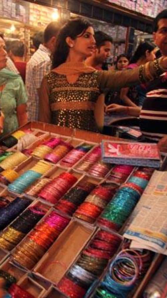 करवाचौथ शॉपिंग के लिए दिल्ली की 5 टॉप मार्केट्स, हर चीज़ एक ही जगह!