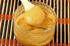 Skin Care : चेहऱ्यावर बेसन लावताय? जास्त वापरल्यास होऊ शकतं दुष्परिणाम!