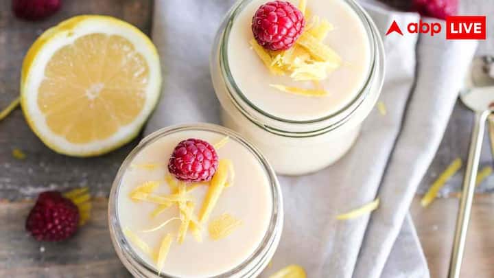 पैक में मिलने वाला मीठा दही या फ्रूट दही हेल्दी लगता है, लेकिन इसमें ढेर सारी चीनी छुपी होती है. जो आपकी सेहत के लिए बेहद खतरनाक होती है. ऐसे में इसकी जगह सादा दही या ग्रीक योगर्ट लें, उसमें खुद से थोड़े ताजे फल या दालचीनी डालें.