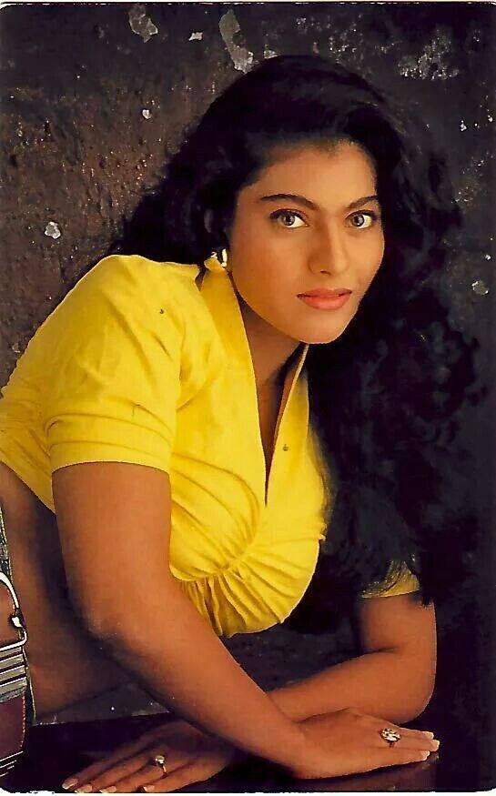 His glamorous look included him in Bollywood's most stylish actresses confidence. Kajol's personality had a special confidence and charm, which made him different.