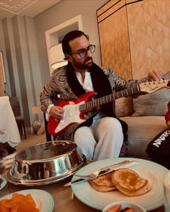 सैफ अली खान की जबरदस्त फैन हैं ये दिग्गज एक्ट्रेस, यकीन न हो तो खुद देख लीजिए उनका पोस्ट