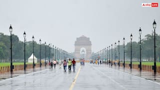 Delhi Weather Update: आ गई ठंड! दिल्ली में रात भर से हो रही बारिश, कैसा रहेगा आने वाले दिनों में मौसम का हाल?
