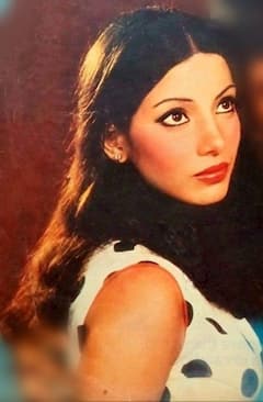 जवानी में ऐसी दिखती थीं शबाना आजमी, देखिए 10 फोटोज में एक्ट्रेस की खूबसूरती