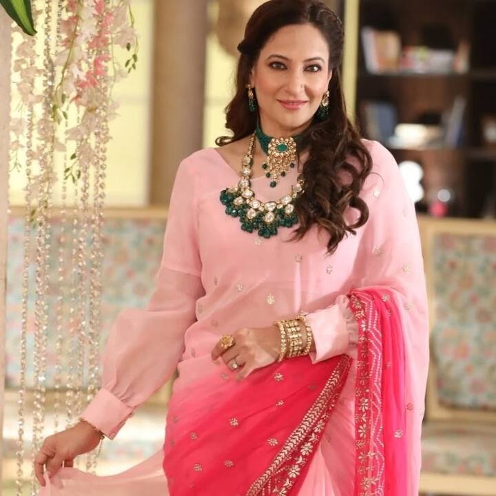 रक्षंदा इन दिनों कलर्स चैनल के शो धाकड़ बीरा में दिखाई दे रही हैं. इस शो में एक्ट्रेस का नेगेटिव कैरेक्टर है.