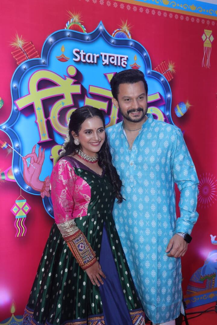 नशीबवान मालिकेतले रुद्रप्रताप-गिरिजा म्हणजेच आदिनाथ कोठारे आणि नेहा नाईक यांनी परंपरा आणि आधुनिकता यांचा एक सुंदर पोषक घातला आहे.