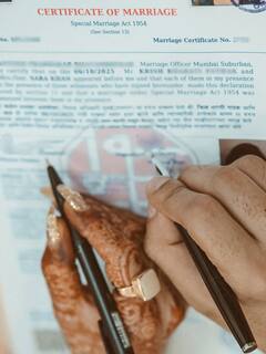 सारा खान से कितने छोटे हैं 'लक्ष्मण' के बेटे कृष पाठक? गुपचुप रचाई है शादी