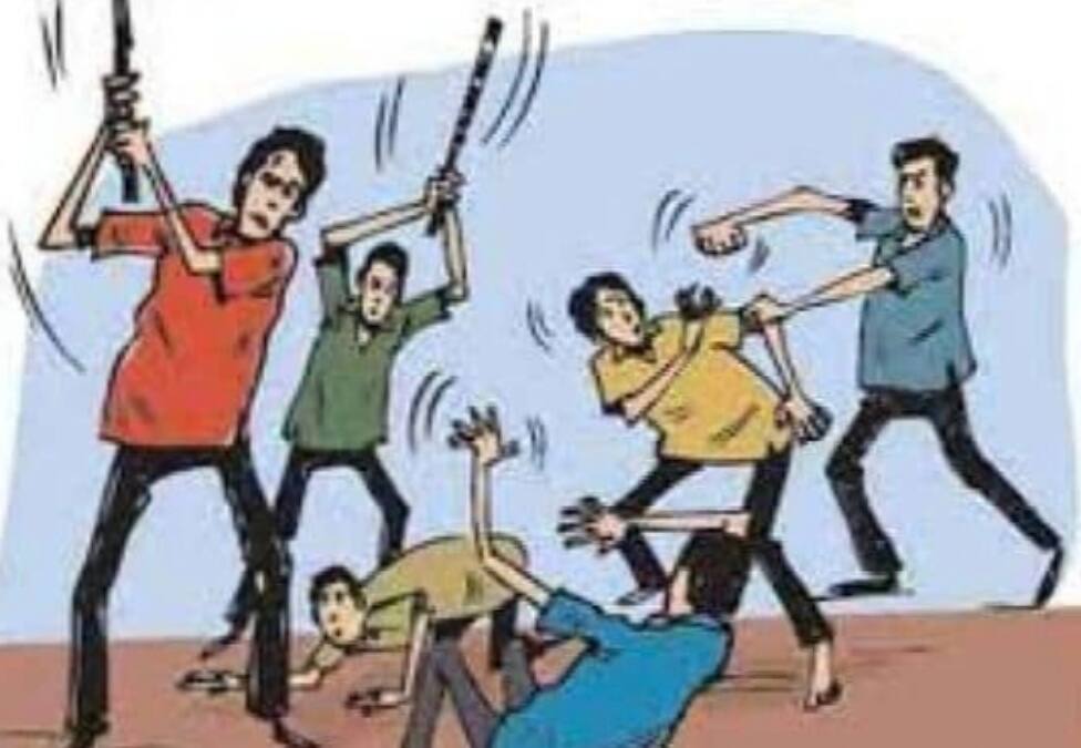 காதலிக்காக சென்ற இளைஞன் மீது கொடூர தாக்குதல் !! ஆர்.கே.நகரில் பரபரப்பு , 5 பேர் கைது