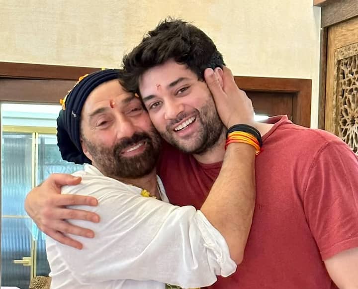Rajveer Deol is also very handsome like his father Sunny.