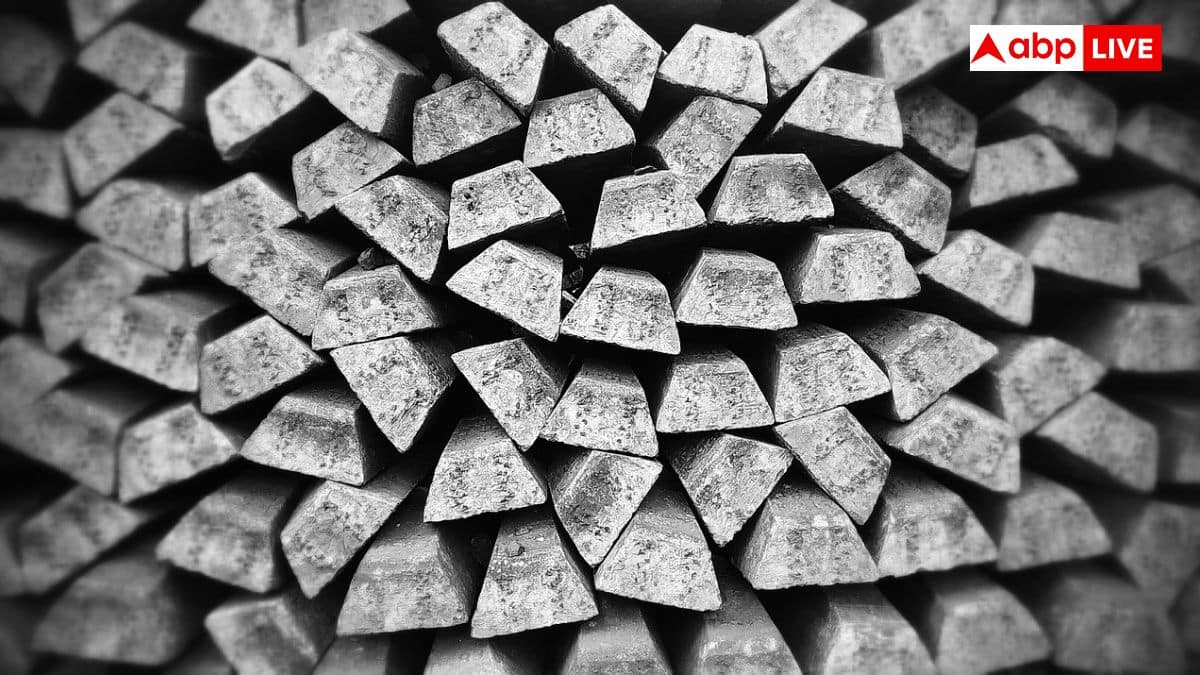 LIVE: Silver Prices Crash Today (Dec 30), Check 1 Gram & 1 Kg Rates In Your City