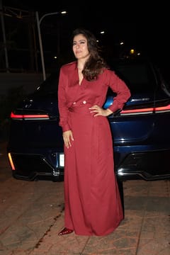 रेड ड्रेस में काजोल का ग्लैमरस अवतार, 51 की उम्र में फ्लॉन्ट किया स्टालिश लुक, देखें तस्वीरें