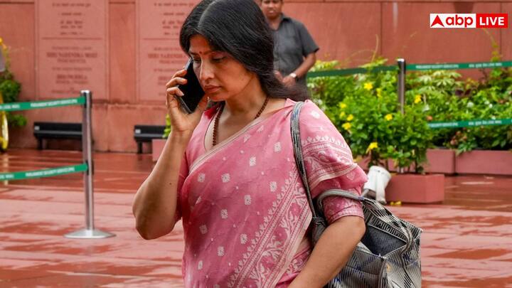 रिपोर्ट्स के अनुसार, डिंपल यादव शुरू से पढ़ाई-लिखाई में ध्यान देती थीं. बचपन की सादगी की झलक आज भी इनके जीवन में दिखाई देती है.