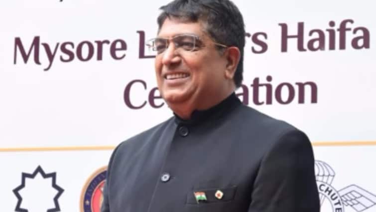 <div>'Admire His Courage': BJP Leader Faces Backlash For Praising Lawyer Who Hurled Shoe At CJI, Deletes Post</div>
