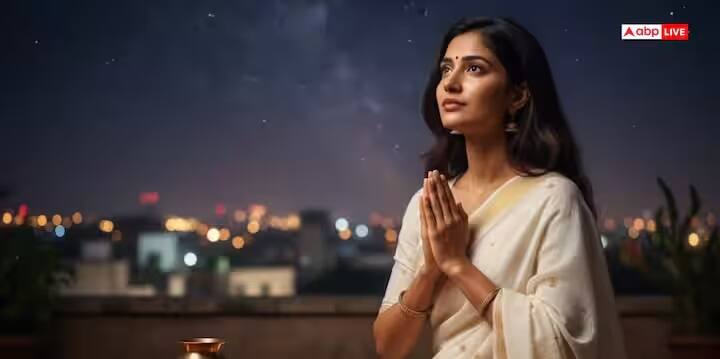 ધાર્મિક માન્યતાઓ અનુસાર, કરવા ચોથનું વ્રત ફક્ત પરિણીત મહિલાઓ જ નહીં, પણ અપરિણીત છોકરીઓ પણ કરી શકે છે. એવું કહેવાય છે કે જે છોકરીઓ તેમના લગ્નમાં અવરોધોનો સામનો કરી રહી છે અથવા જે જીવનસાથી ઇચ્છે છે તેઓ કરવા ચોથનું વ્રત રાખે છે. આ વ્રત તેમના માટે શુભ માનવામાં આવે છે અને ભવિષ્યમાં સુખી લગ્ન જીવન માટે આશીર્વાદ આપે છે.