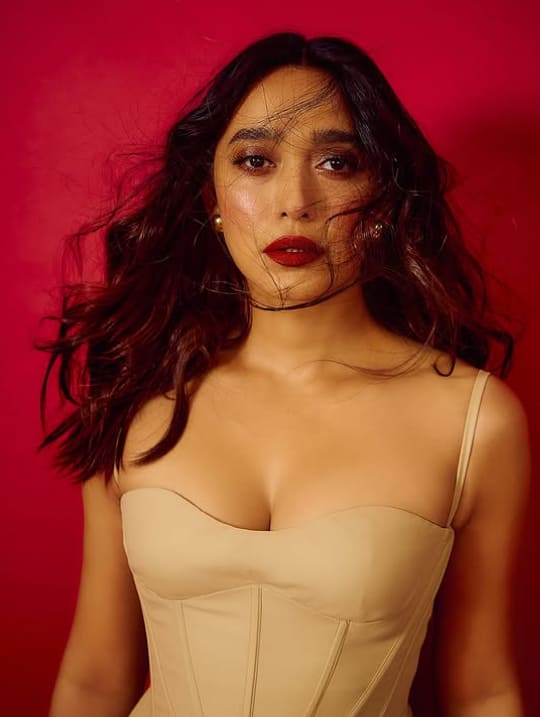 इन फिल्मों में उनके रोल भले ही छोटे थे, लेकिन उनके एक्टिंग ने फैंस का ध्यान खींच लिया. इसके बाद उन्होंने मार्गरीटा विद ए स्ट्रॉ, आर्टिकल 15 और इंसाइड एज जैसी फिल्मों और वेब सीरीज में भी अपनी एक्टिंग से सबको हैरान कर दिया.