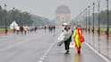 Weather Update: दिल्ली में आज फिर बरसेंगे बादल, ठंड का होगा एहसास, जानिए अगले 5 दिन कैसा रहेगा मौसम