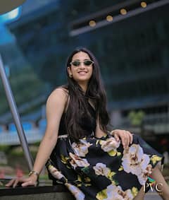 Shrinika Photos: లేడీ బాస్‌లా రాయల్ లుక్‌లో యువతి.. హీరోయిన్ కాదు కానీ ఫొటోలు ట్రెండింగ్