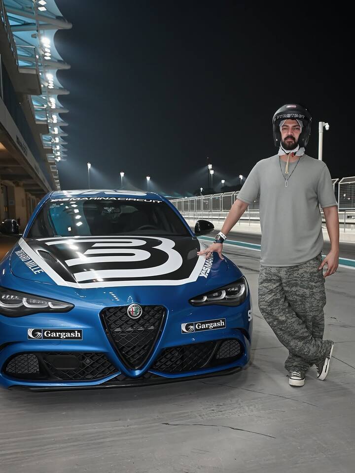 The next picture is of Sonakshi Sinha's husband, where he is also seen wearing a helmet and in a casual style with complete safety. Both of them enjoyed car racing during their vacation.