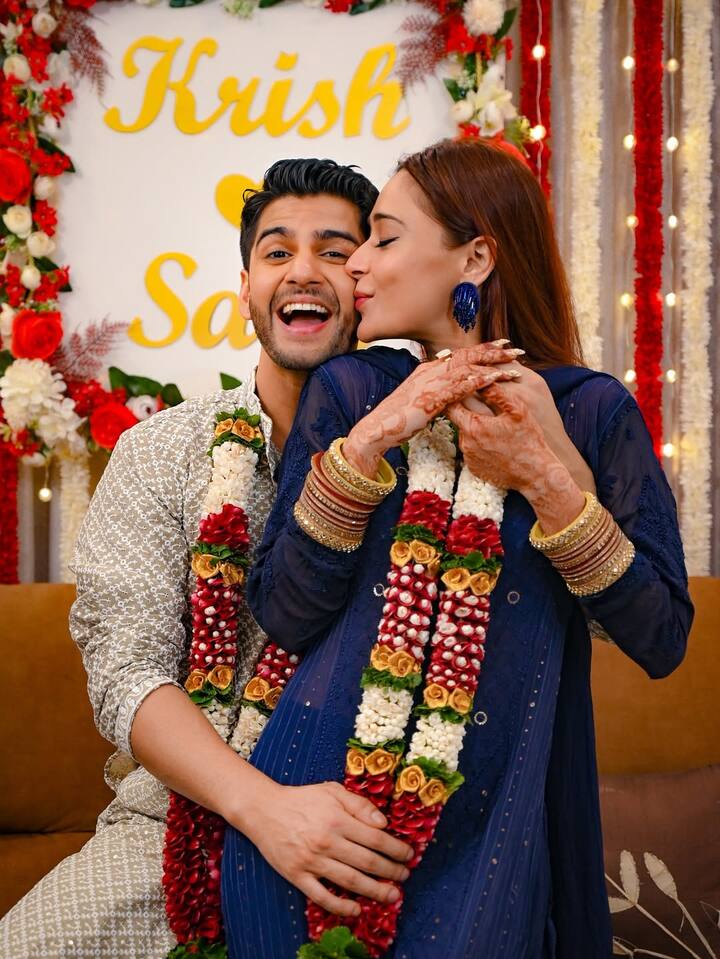 सारा खान और कृष ने जबसे शादी की अनाउंसमेंट की है तब से लोग इनके बारे में जानना चाह रहे हैं.