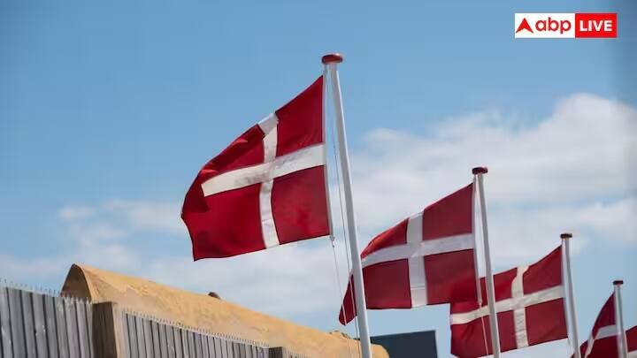 ડેનિશ રાષ્ટ્રીય ધ્વજ 800 વર્ષથી વધુ સમયથી અસ્તિત્વમાં છે. તે ફક્ત રાષ્ટ્રપતિનું પ્રતીક નથી, પરંતુ ડેનિશ ઇતિહાસ, ઓળખ અને ગૌરવનું પ્રતીક છે.