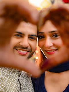 सारा खान से कितने छोटे हैं 'लक्ष्मण' के बेटे कृष पाठक? गुपचुप रचाई है शादी