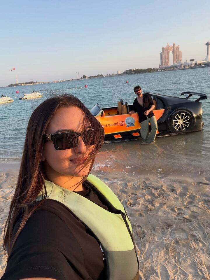 After sports car racing on the F1 track, the couple also had many adventures in water. In the videos shared by Sonakshi Sinha, it was seen that the couple is enjoying water sports along with super cars in Abu Dhabi. Talking about the work front, Sonakshi Sinha is in the news these days for her mythological thriller film 'Jatadhar' which will be released on 7th November.