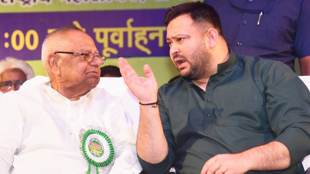 Bihar Vidhan Sabha Chunav 2025 RJD Tejashwi Yadav May Contest Elections from 2 Seat Raghopur and Phulparas Bihar Elections 2025: RJD नेता का बड़ा चुनावी प्लान! बिहार की इन 2 सीटों से लड़ सकते हैं तेजस्वी यादव