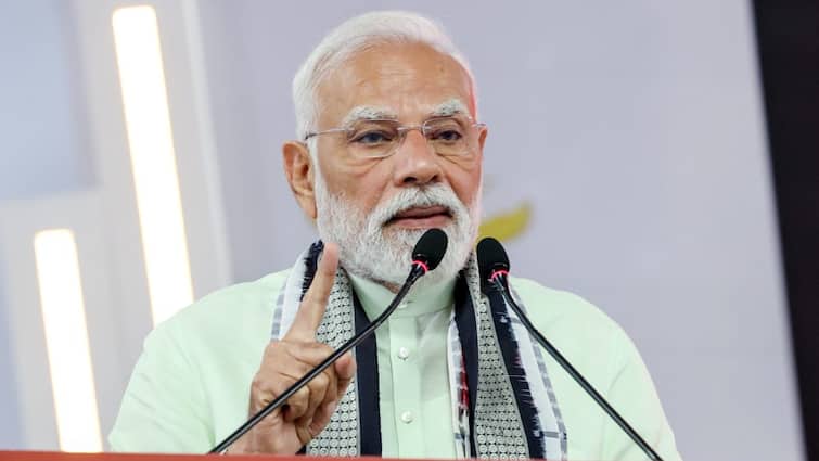 ‘Pray For Everyone’s Happiness, Prosperity’: PM Modi Extends Greetings On Occasion Of Dhanteras