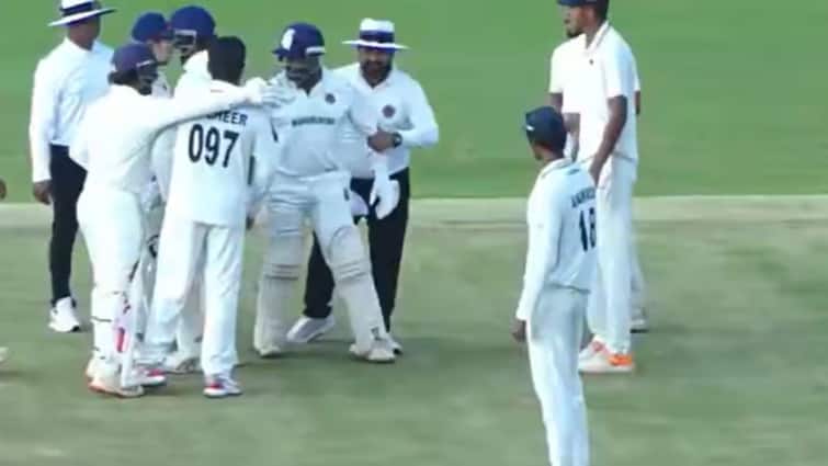 Prithvi Shaw Musheer Khan: आखिरकार झुक ही गए गुस्सैल-अड़ियल पृथ्वी शॉ, ‘बैट कांड’ के बाद मुशीर खान से यूं मांगी माफी
