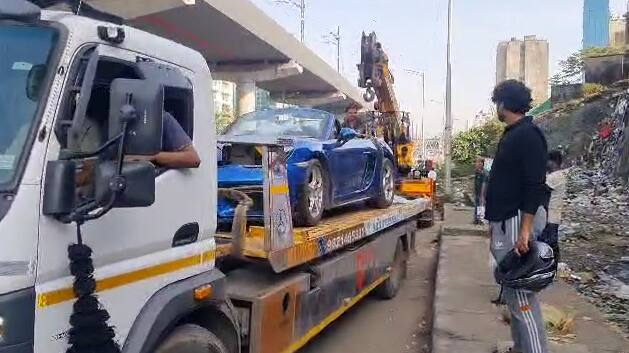 मध्यरात्री अडीचच्या सुमारास पश्चिम द्रूतगती मार्गावर गुंदवली मेट्रो स्थानकाजवळ हा अपघात झाला.