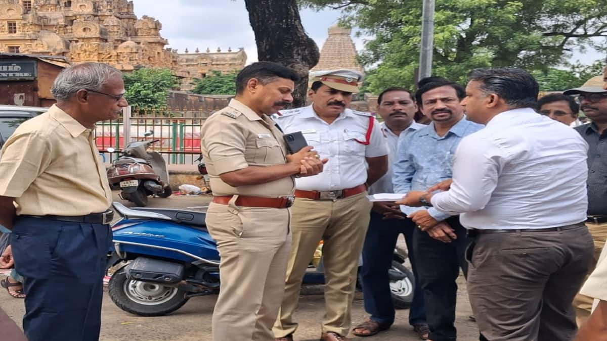 போக்குவரத்து நெரிசலை தடுக்க என்ன செய்யலாம்? பெரிய கோயில் பகுதியில் தஞ்சாவூர் எஸ்.பி. ஆய்வு