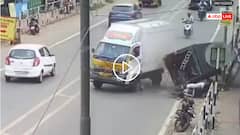 Video: ऐसा भटका ध्यान, तेज रफ्तार पिकअप ने ऑटो और स्कूटी वाले को रौंदा, हादसे का वीडियो वायरल