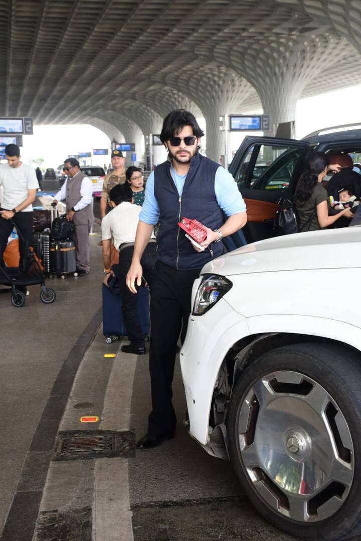 वीर और तारा ने अपने रिलेशनशिप को ऑफिशियल नहीं किया है लेकिन दोनों साथ में नजर आते हैं.