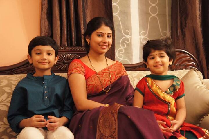 उन्होंने तेलंगाना के कई जिलों में कलेक्टर के रूप में काम किया और हर जगह अपनी दक्षता की मिसाल पेश की. “पीपल्स ऑफिसर” के नाम से मशहूर स्मिता सभरवाल आम जनता से सीधे संवाद करने के लिए जानी जाती हैं.