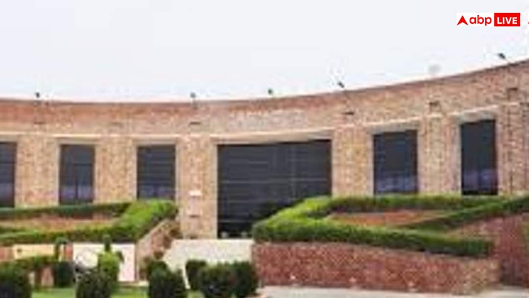 JNU में महिला छात्रों और शिक्षकों की संख्या में बड़ी गिरावट, रिपोर्ट में हुआ बड़ा खुलासा JNU Drop in Women Students and Faculty Report Reveals Check Details Here JNU में महिला छात्रों और शिक्षकों की संख्या में बड़ी गिरावट, रिपोर्ट में हुआ बड़ा खुलासा