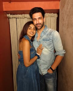 रश्मि देसाई के एक्स-हसबैंड नंदिश संधू ने की सगाई, होने वाली दुल्हन के साथ हुए रोमांटिक, शेयर की तस्वीरें