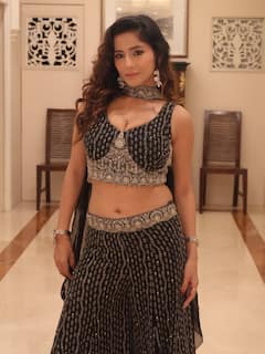 Kate Sharma Photo: બ્લેક લહેંગા ચોલીમાં ગોર્જિયસ લાગી કેટ શર્મા, જુઓ તસવીરો